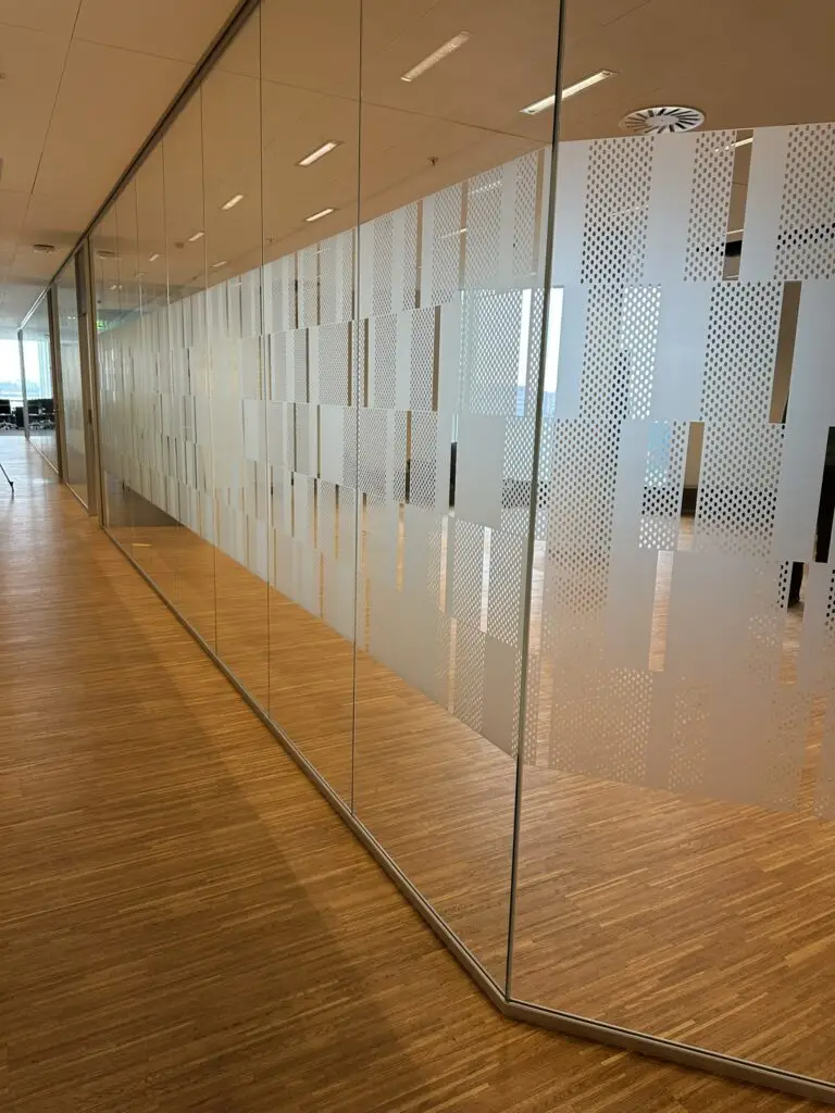 Skapa privata mötesrum utan att förlora ljuset